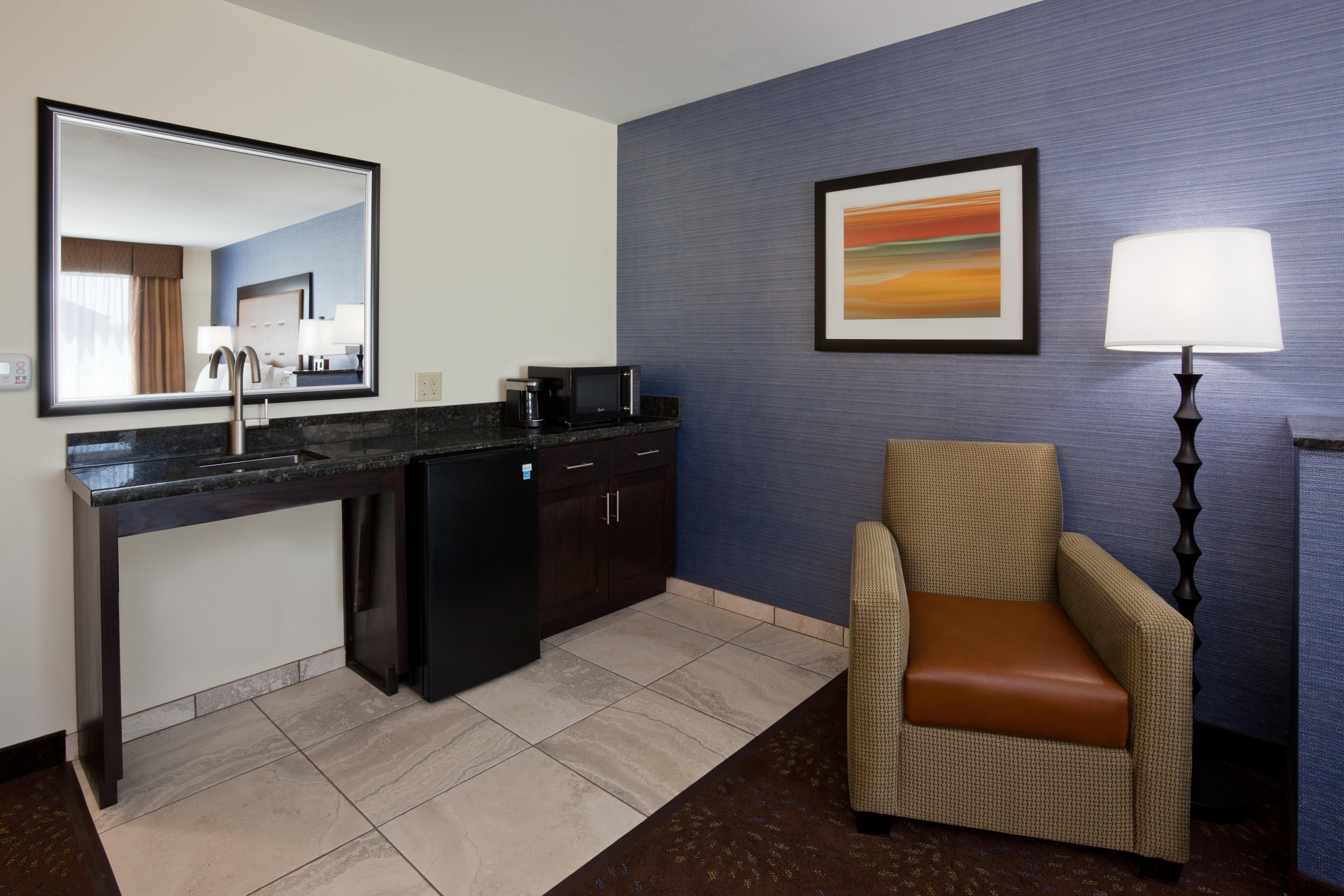 Holiday Inn Express & Suites Fort Dodge By Ihg Exterior foto